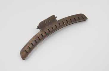 Large 'Dinkie' trademark hair clip