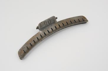 Large 'Dinkie' trademark hair clip