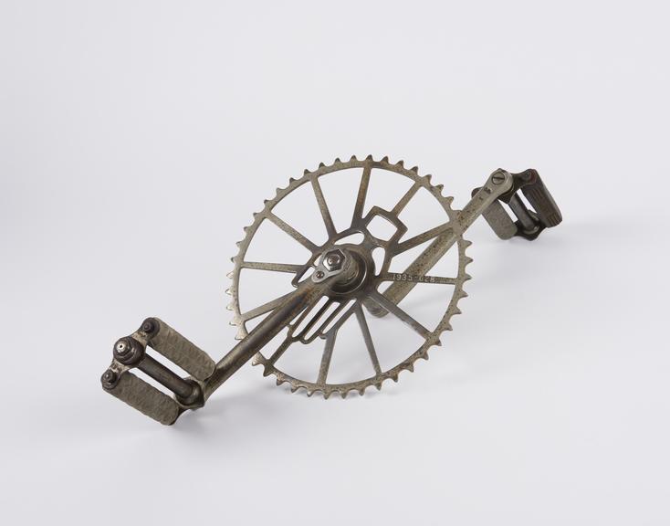 Crank axle with pedals and chain wheel from Rudge-Whitworth