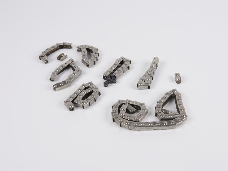 Stainless steel flexible cover for bicycle chains