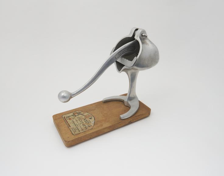 'Instant' No.1 juice press c1934