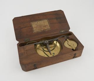 Banker's Balance and set of brass cup weights, France, 1780-1800