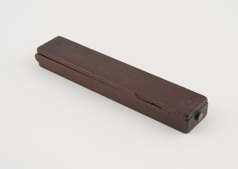 Portable folding guinea and half-guinea balance in mahogany