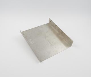 Metal attachment from rack with five Harwell type 2000 units