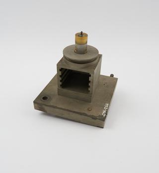 Component of rack with five Harwell type 2000 units