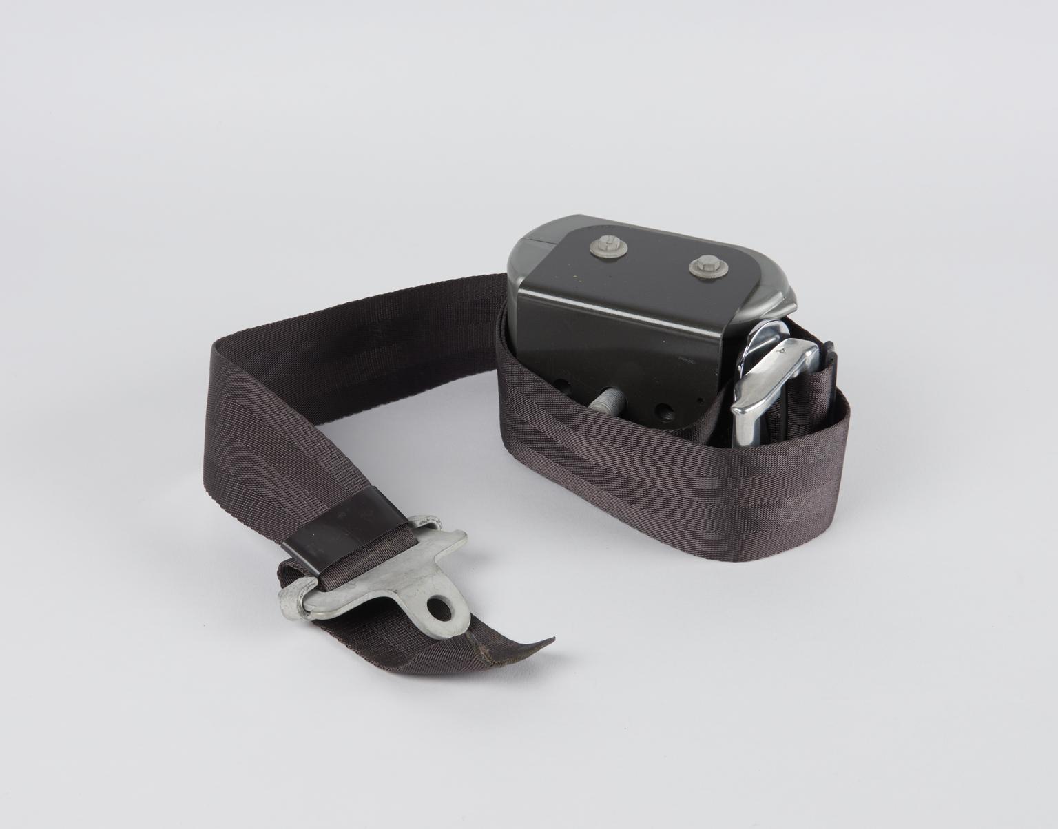 Irvin Safelock automatic reel seat belt