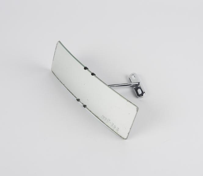 Desmo rear view swivelling mirror for motor vehicles