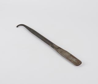 Tool for motor vehicle tyre