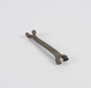 Tool for motor vehicle tyre