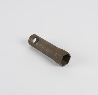 Tool for motor vehicle tyre