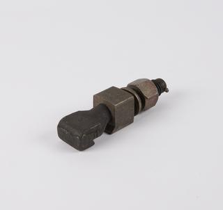 Tool for motor vehicle tyre