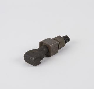 Tool for motor vehicle tyre