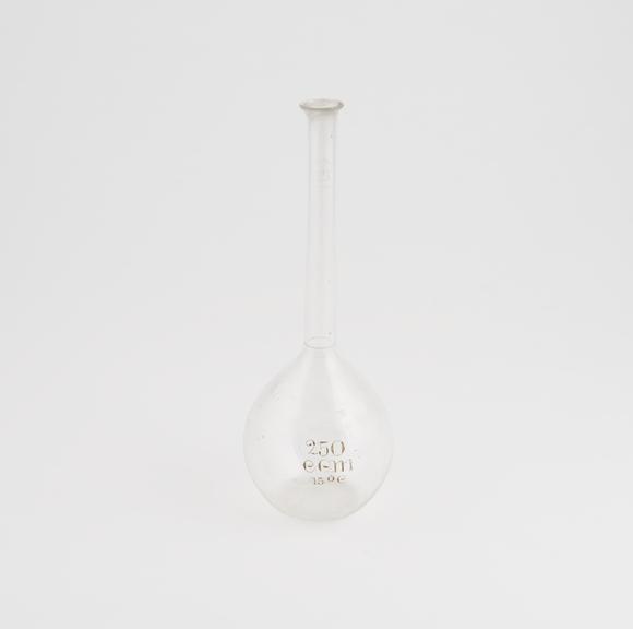 Volumetric flask, glass, 250ccm, H: 210mm x W: 85mm, British