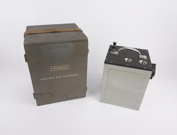 Variable air capacitor type A-411-C, 1500 picofarad