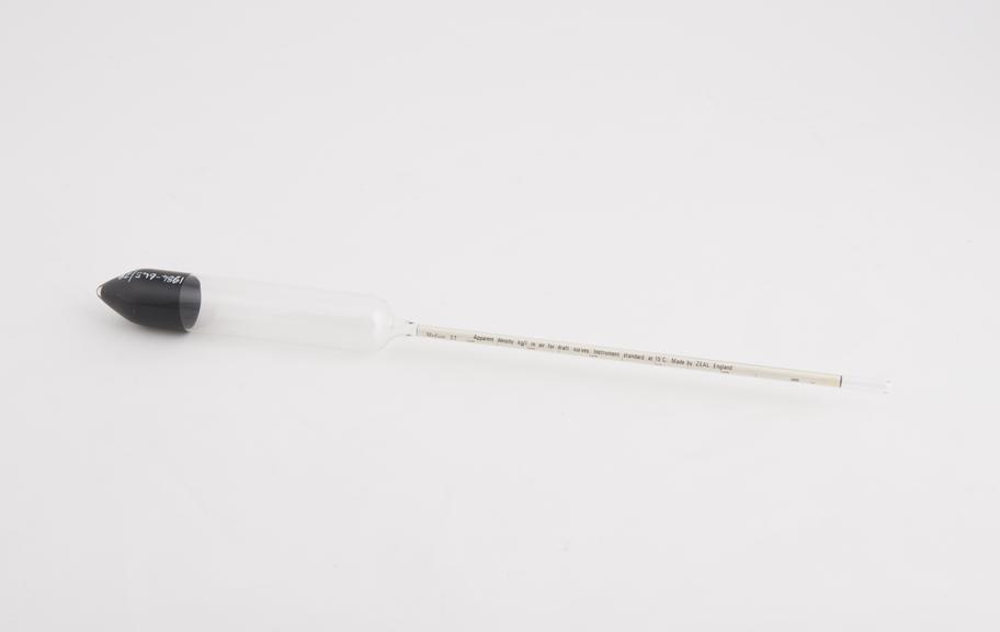 Draft survey hydrometer for determining the density of sea or