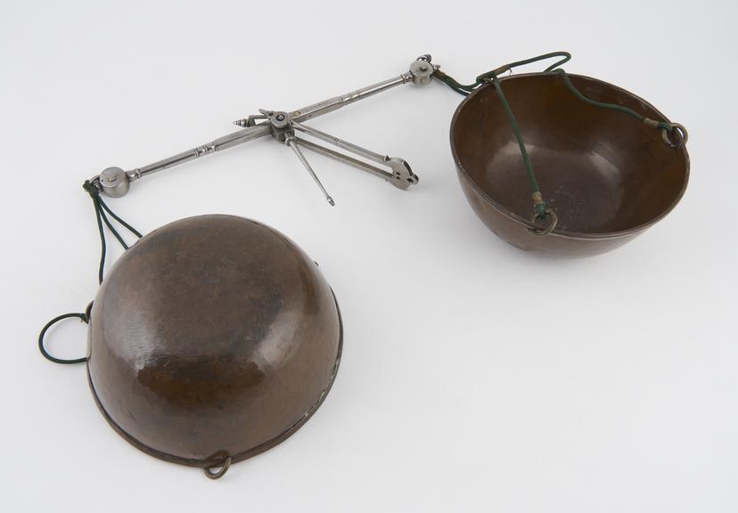 Pair of Grocer's Tea scales, with forked central suspension