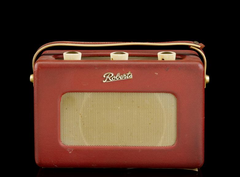 Roberts transistor radio receiver Type R200 | Science Museum Group ...