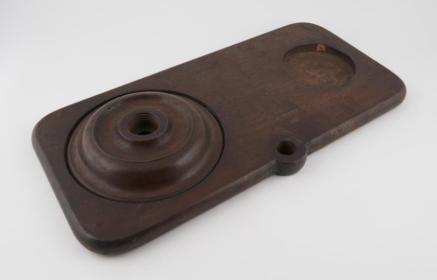Base for globular electrical machine