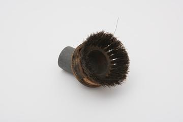 Circular dusting brush for a ‘Electrolux’ cannister-type vacuum cleaner