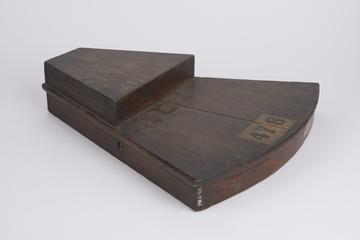 Stepped oak box for octant