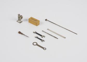 Accessories and tools for Model of a 1921 Wolseley open tourer car