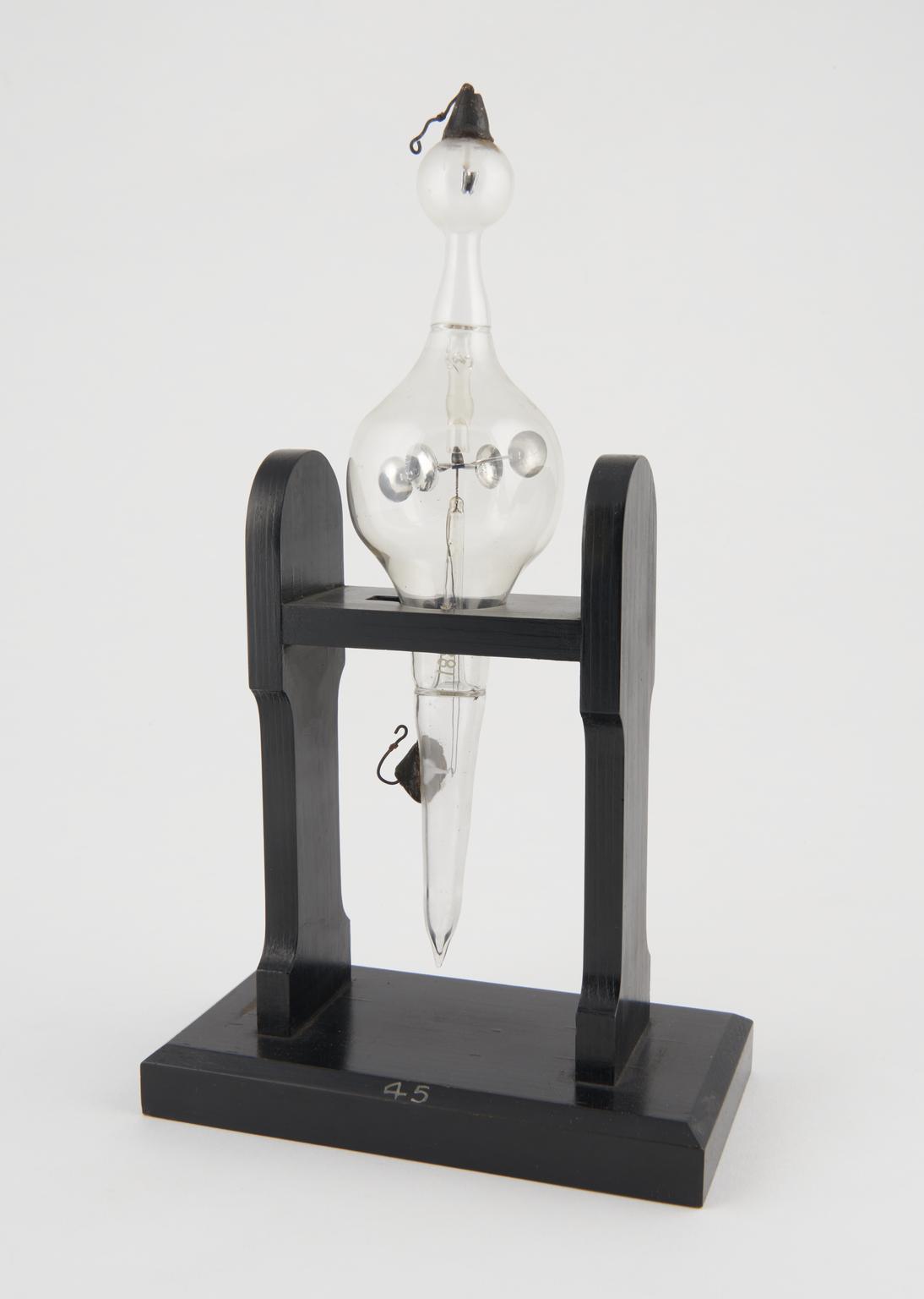Crookes' electrical radiometer | Science Museum Group Collection