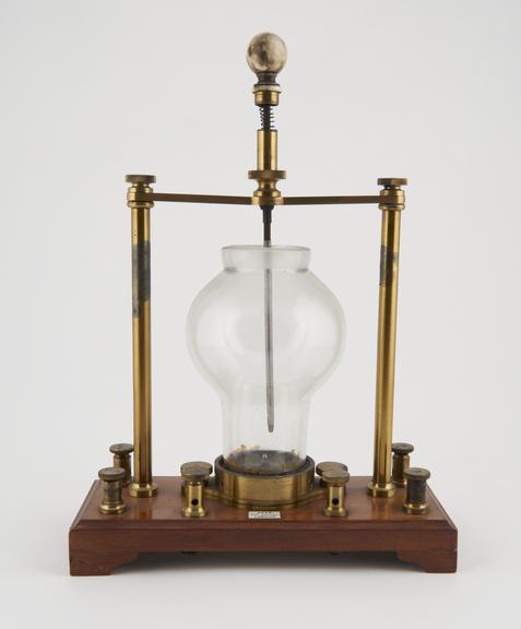 Early form of mercury interrupter