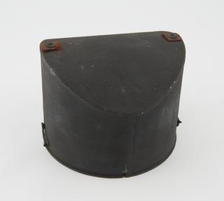 Lid for "Mercedes" circular calculating machine