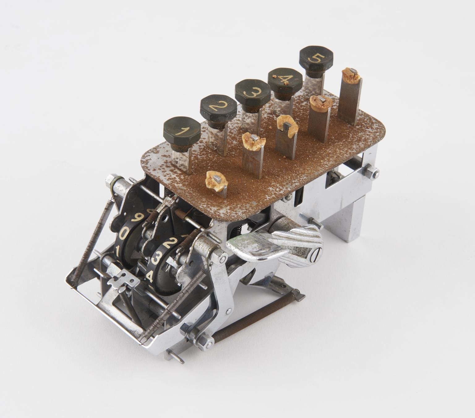 Frida Adding Machine Plus adding machine (sectioned) | Science Museum Group Collection
