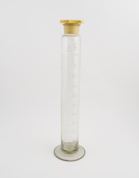 Glass cylinder, 1000ml, with polythene stopper and N.P.L. certificate