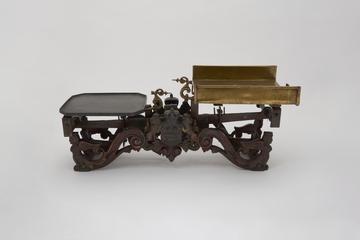 Set of Roberry-type equal-arm kitchen scales