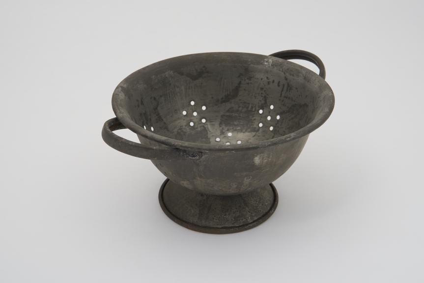 Colander, tin plate, 1920-1930.