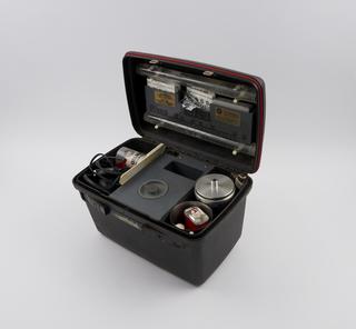 Early field version of the Oxfam/Del Agua Water Testing Kit