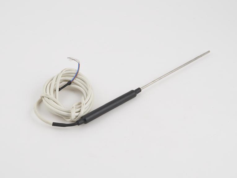 Thermocouple probe for a thermoelectric thermometer