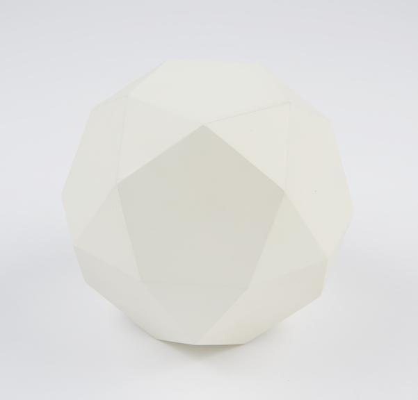 Catalan collection of semi-regular polyhedra: triacontahedron