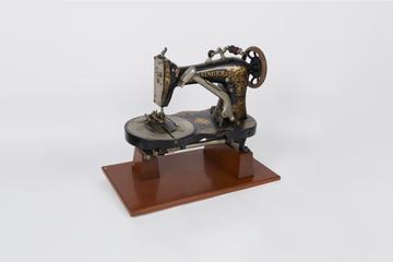 Singer Button-Hole Sewing Machine