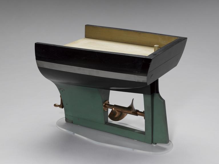 Hand-crank model, scale 1: 24