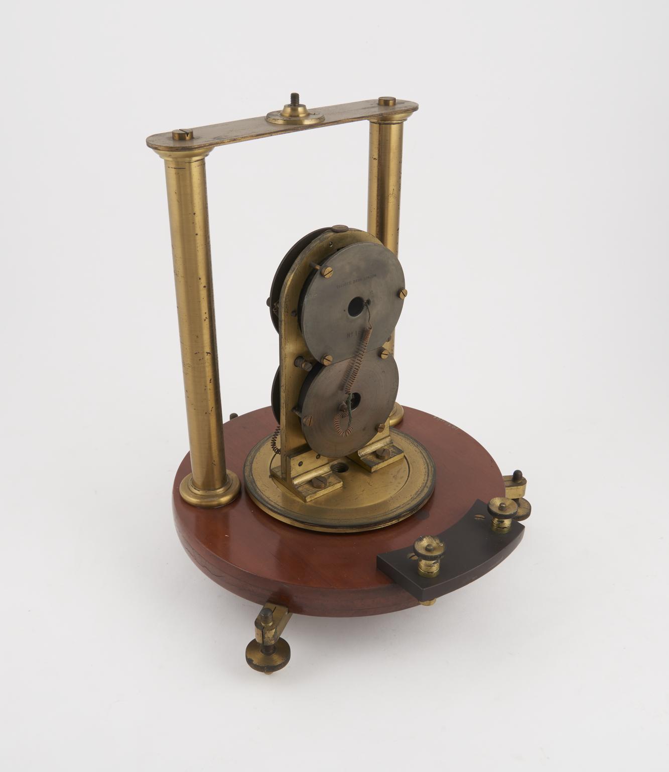 Astatic mirror galvanometer | Science Museum Group Collection