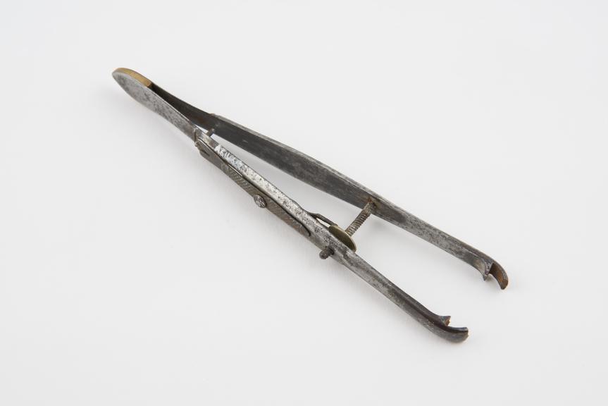 Wilcox's haemorrhoidal forceps, with sliding catch, steel