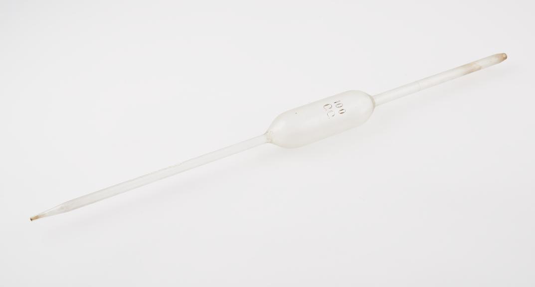 100 c.c. pipette associated with M. Berthelot