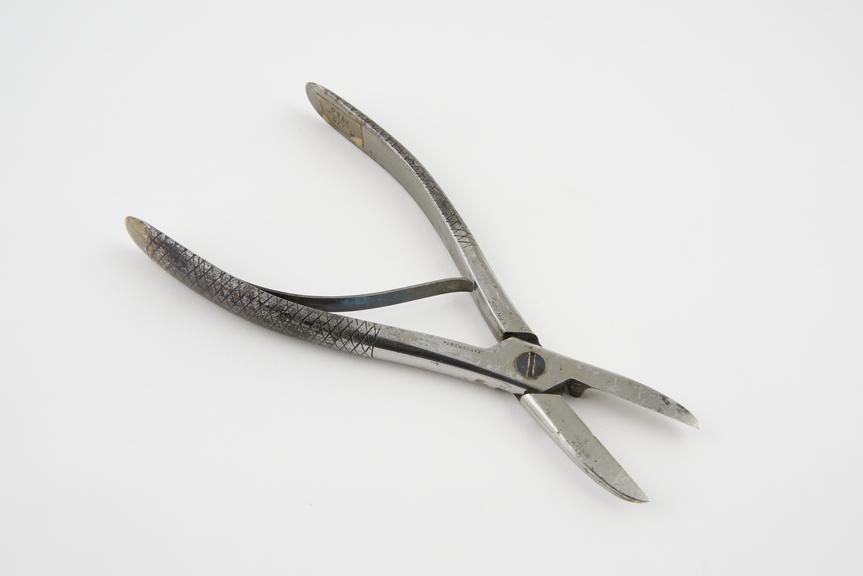 Forceps, bone cutting, Liston's by Savigny and Co