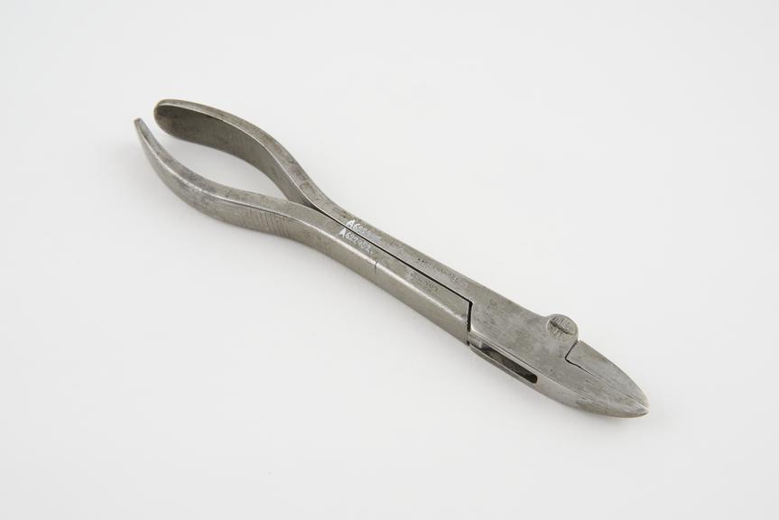 Forceps, bone cutting, Liston's with eccentric joint