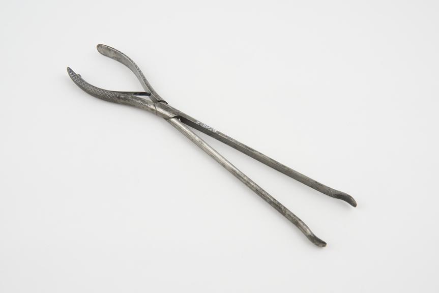 Bullet forceps by Savigny and Co., London, 1810 to 1850, steel