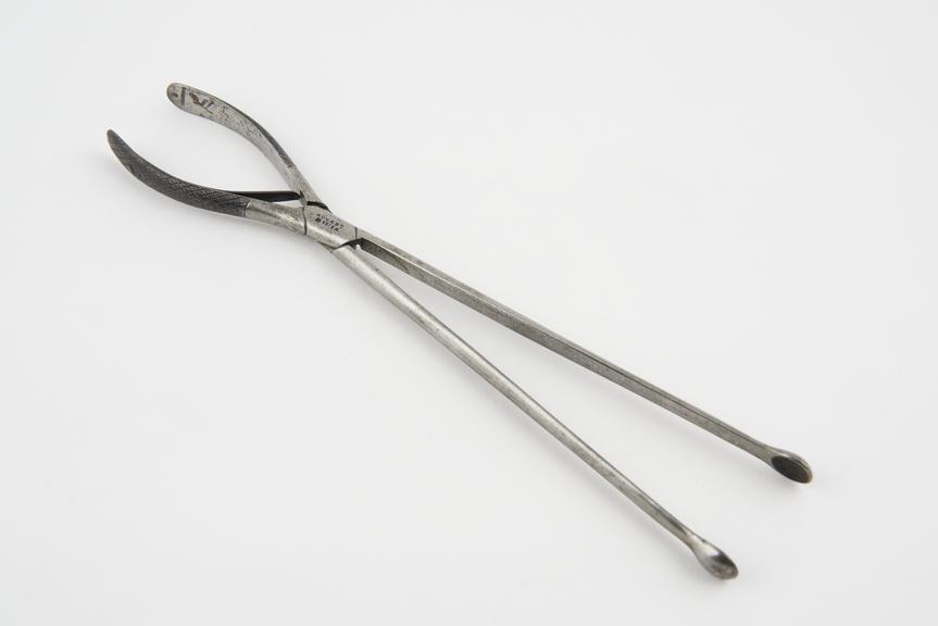 Bullet forceps by Weiss of London, 1787 to 1863, steel