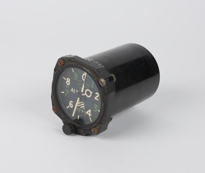 Altimeter, three pointer type.  Mk.19B.  Ref. No. 64/5040