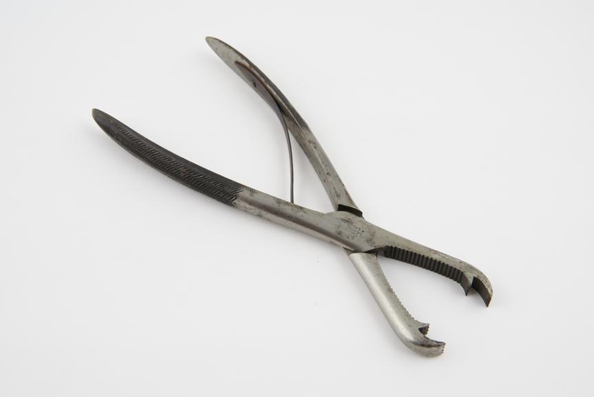 Ferguson bone holding forceps, French, c.1915, by Lepine