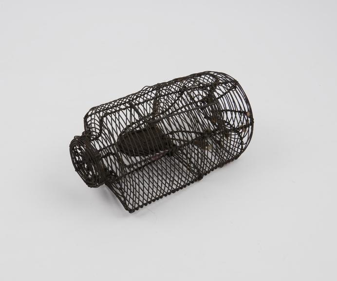 Half-barrel mole runtrap, 1930s to 1950s