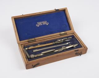 Box for geometry set belonging to Major J F Doelberg