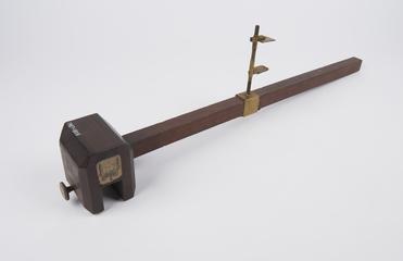 Square Section Rod with end for Clamping and Apparatus on Slides