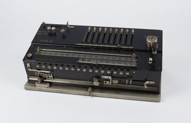 Mercedes Euklid calculating machine